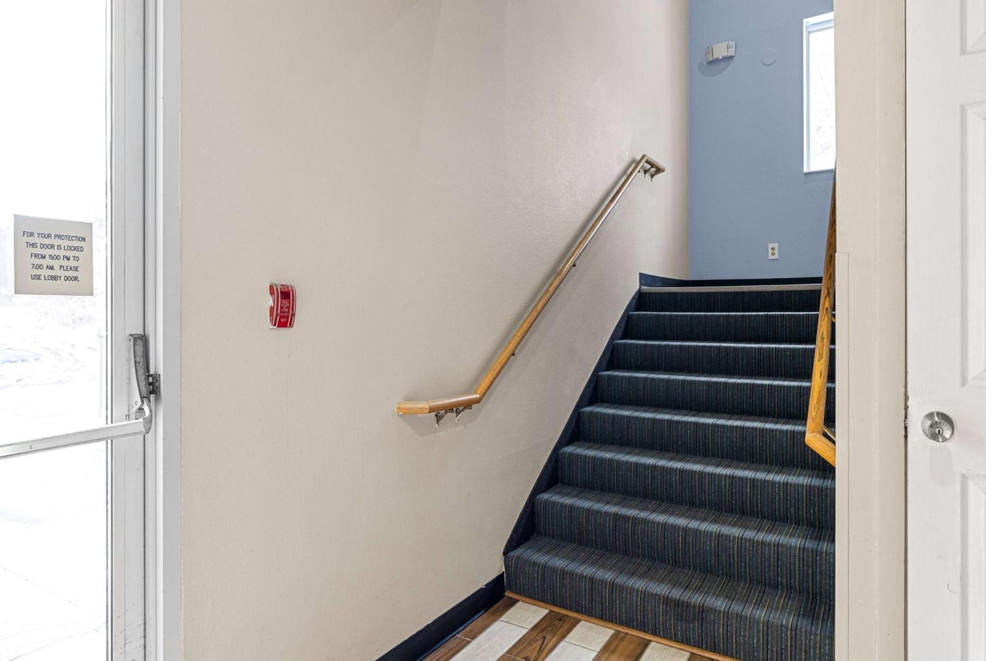 Super 8 By Wyndham Pittsburgh/Monroeville Esterno foto