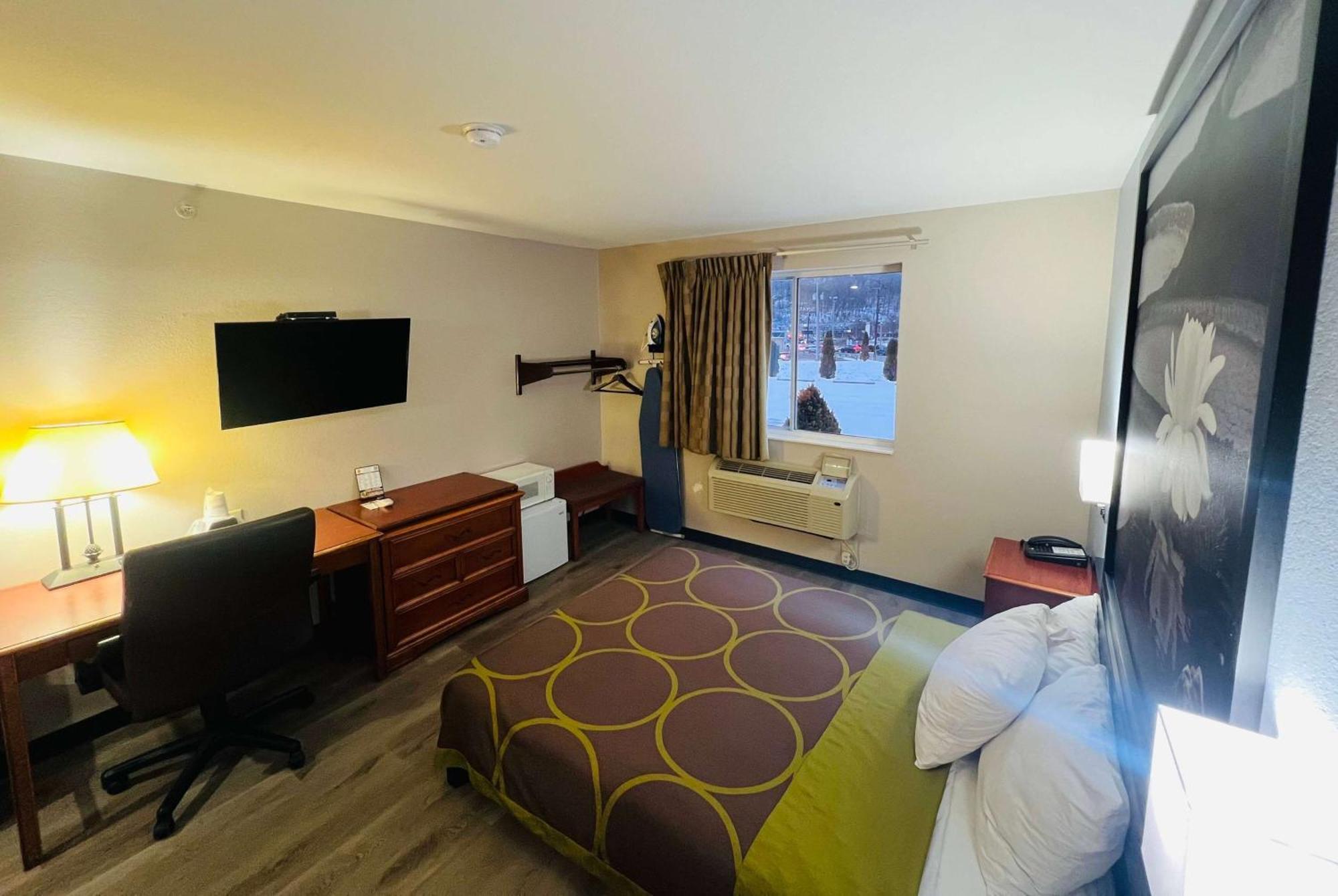 Super 8 By Wyndham Pittsburgh/Monroeville Esterno foto